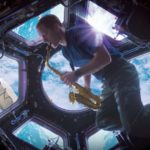 Proyección «16 amaneceres» (VOSE): Relato desde el espacio del astronauta francés Thomas Pesquet – Sesión escolar
